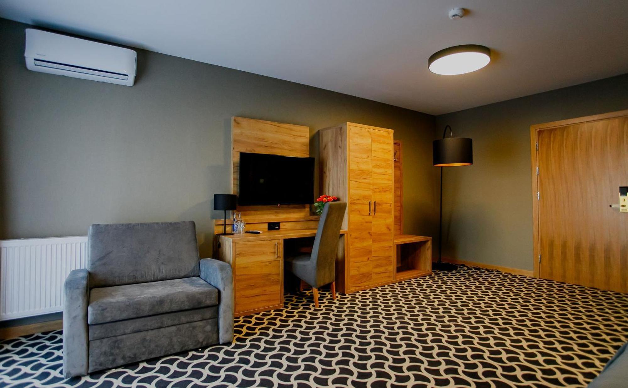 Hotel Coloseum Jarosław 外观 照片