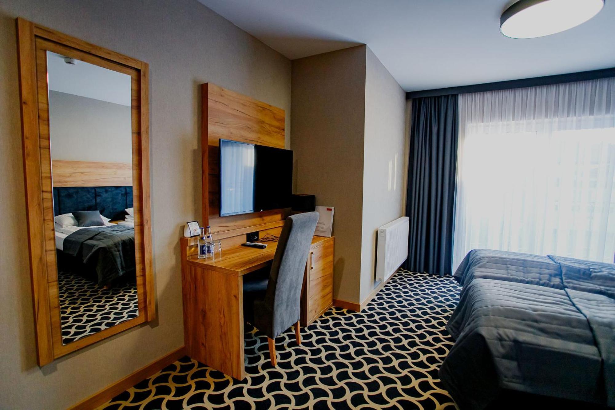 Hotel Coloseum Jarosław 外观 照片