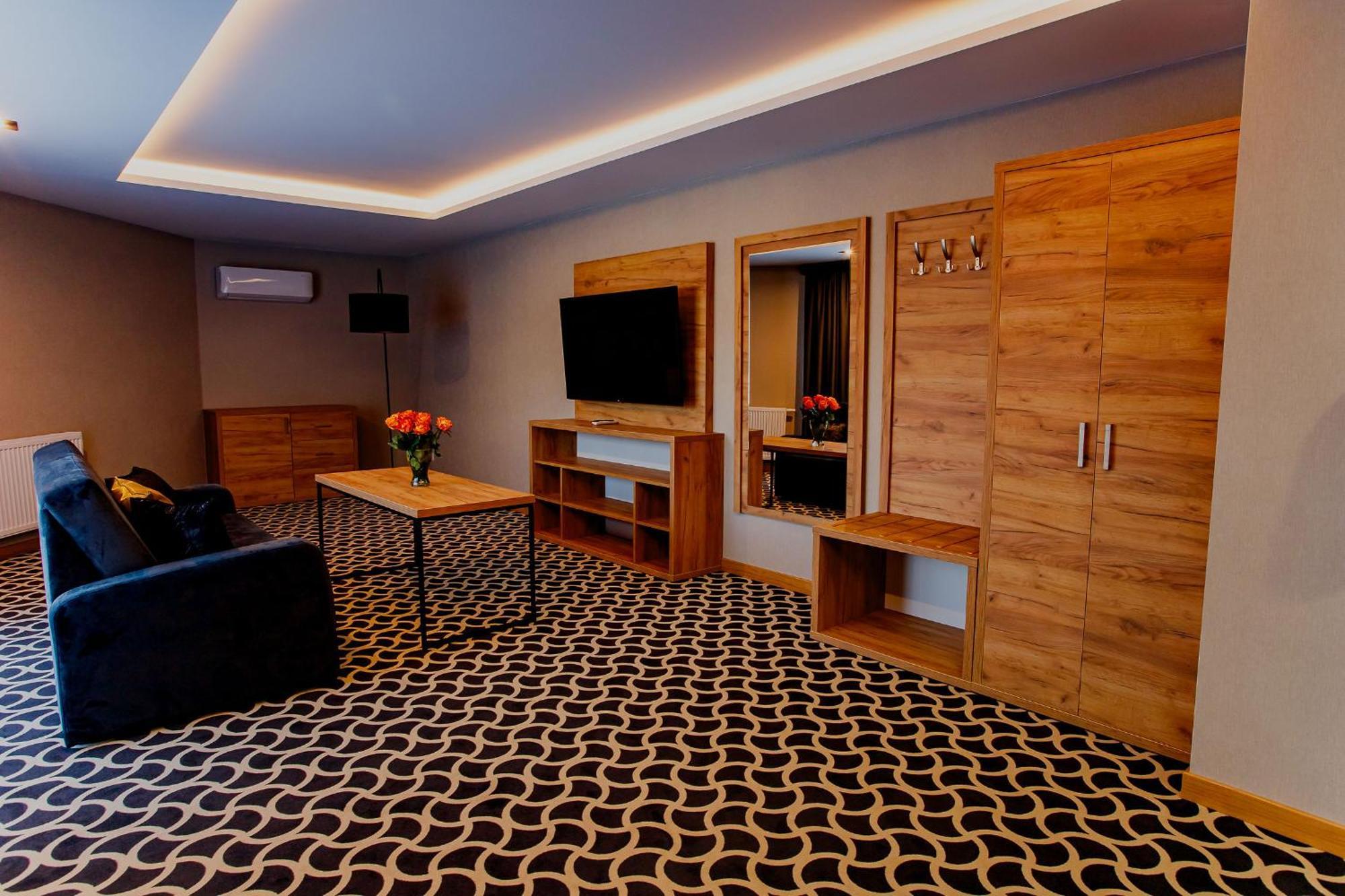 Hotel Coloseum Jarosław 外观 照片