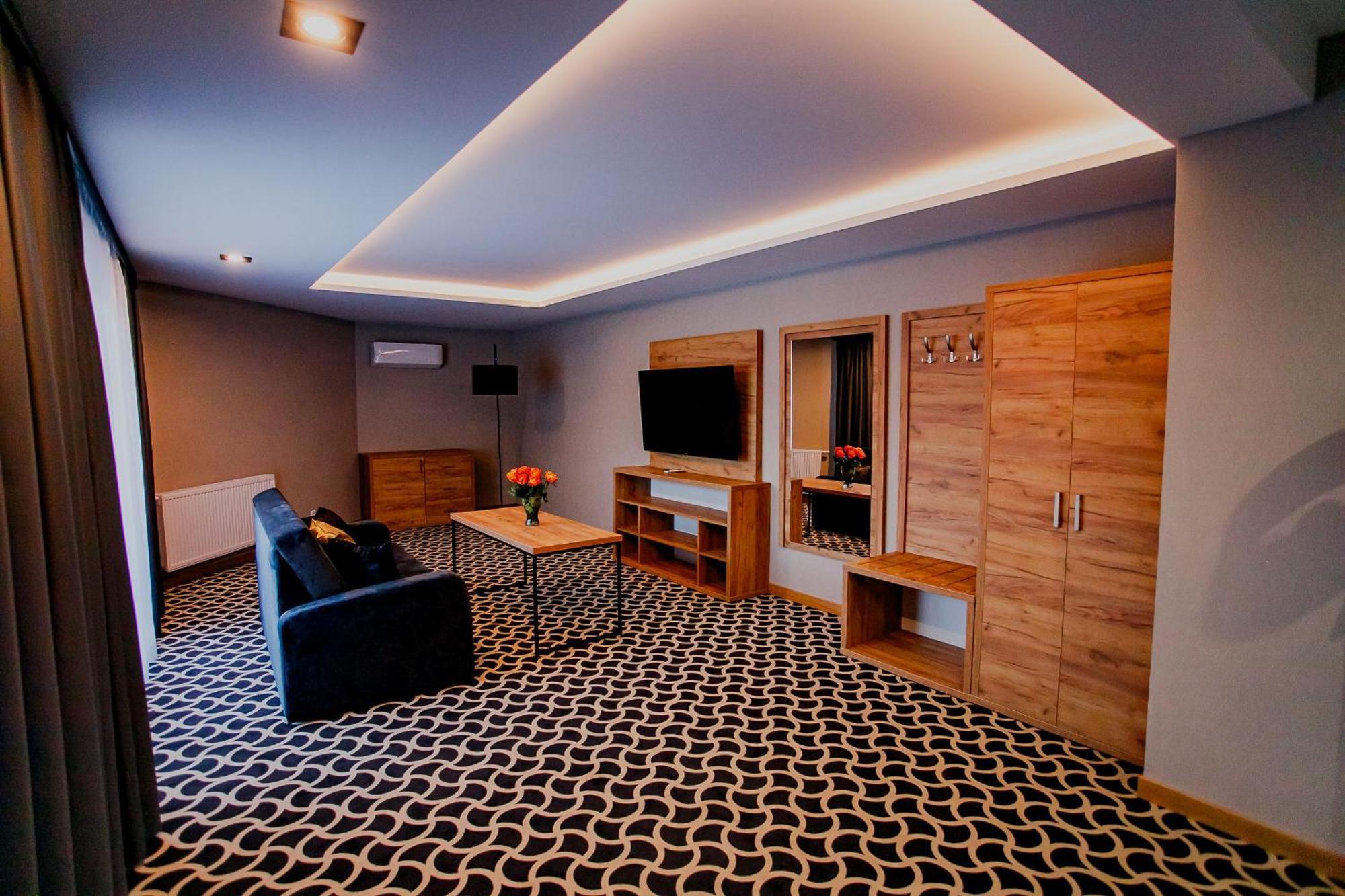 Hotel Coloseum Jarosław 外观 照片