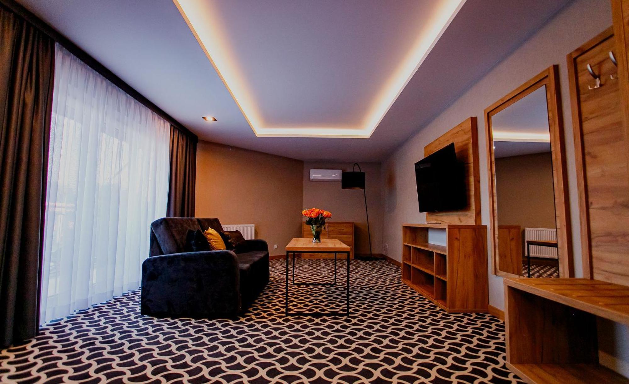 Hotel Coloseum Jarosław 外观 照片