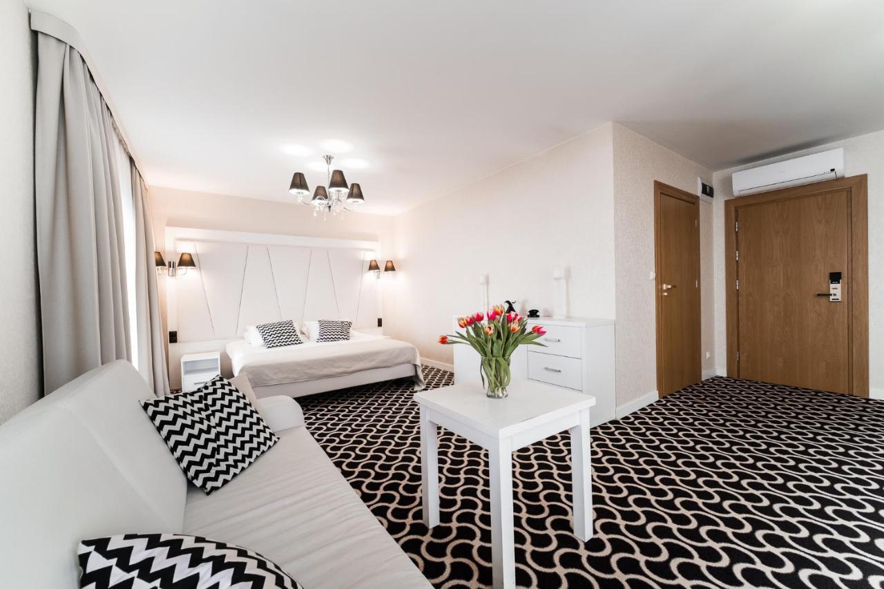 Hotel Coloseum Jarosław 外观 照片