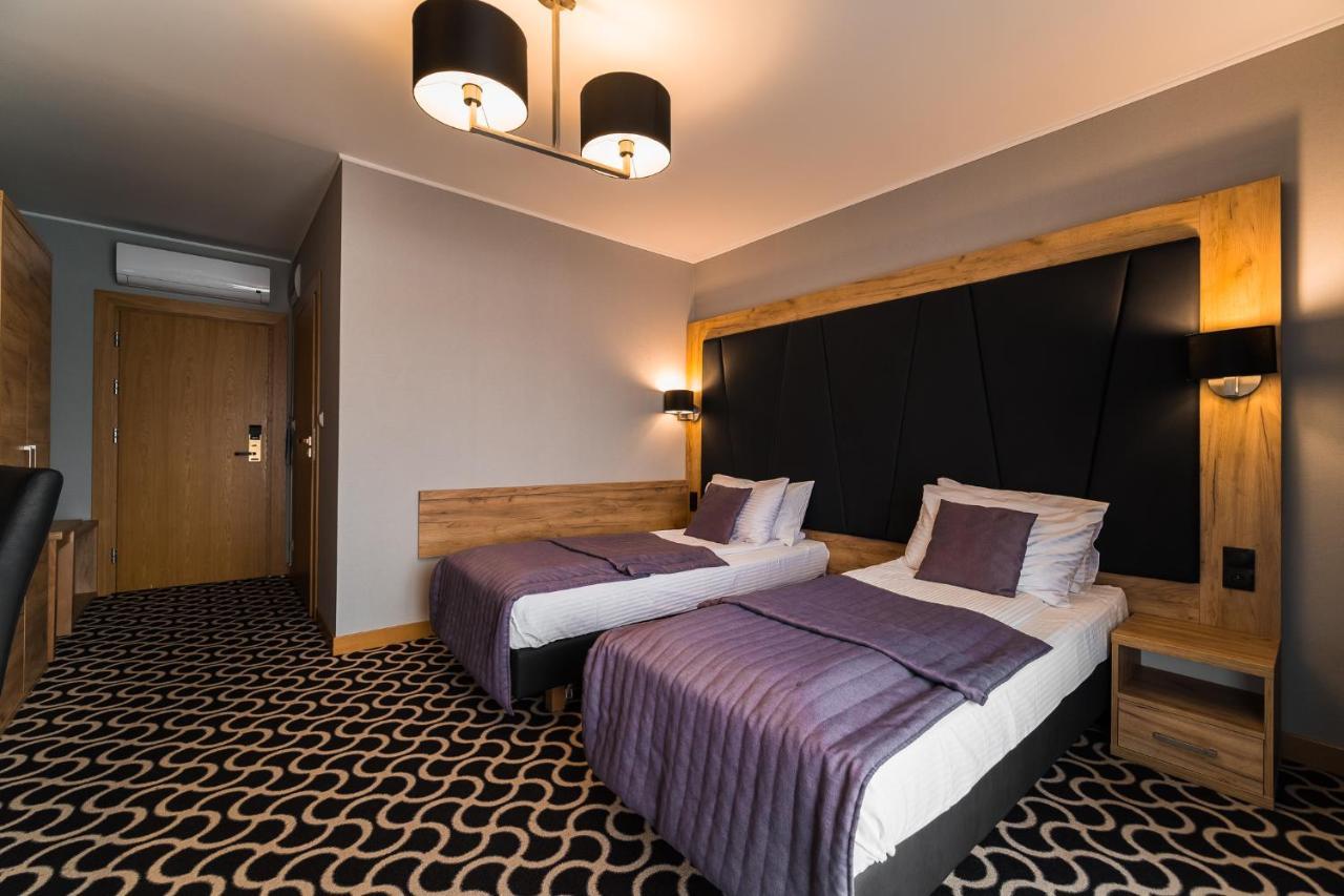 Hotel Coloseum Jarosław 外观 照片
